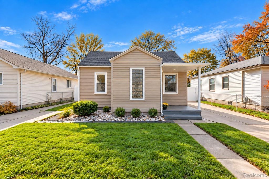 7500 Anna Avenue, Warren