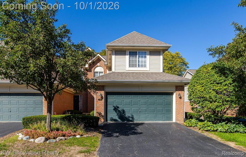 521 James Circle, Royal Oak