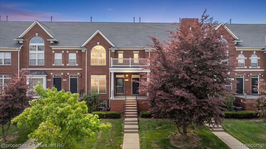 1422 Raliegh Place, Troy