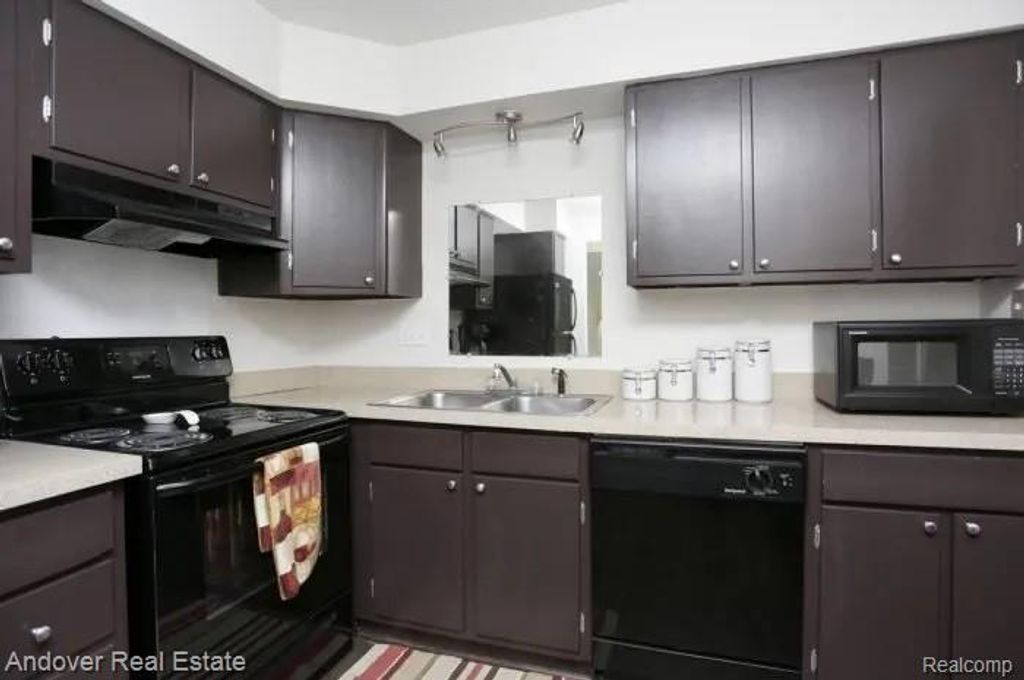 312 S Drake Road, Kalamazoo