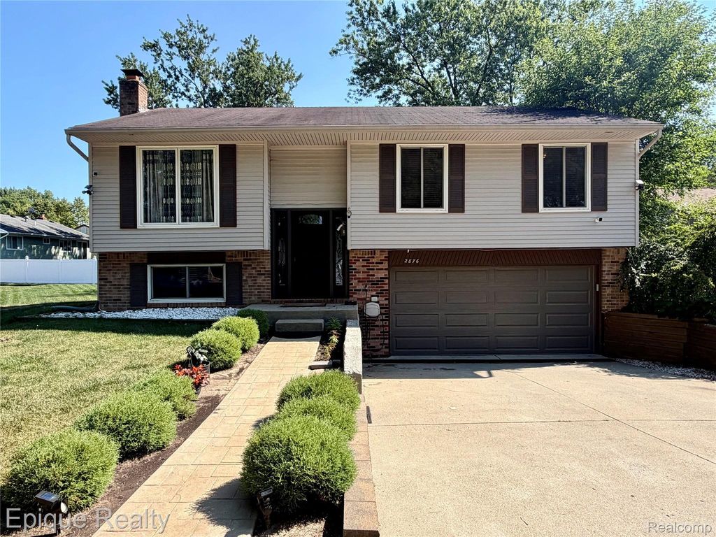 2876 Winter Drive, Troy