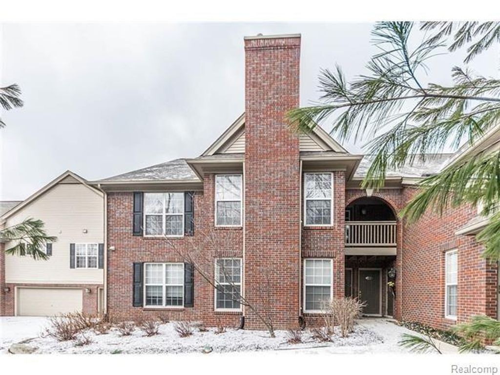 28456 Carlton Way Drive, Novi