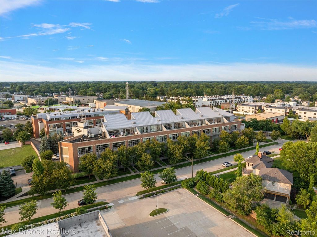 333 E Parent Avenue 15, Royal Oak