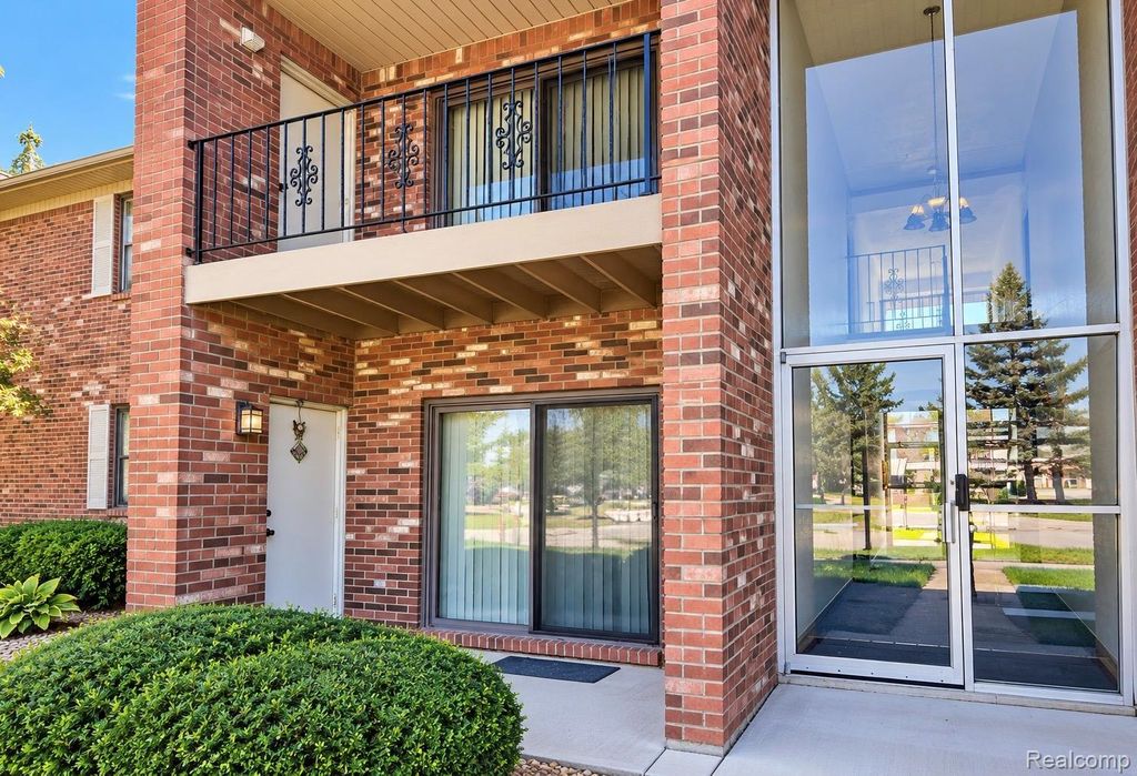 15153 Seagull Drive, Sterling Heights