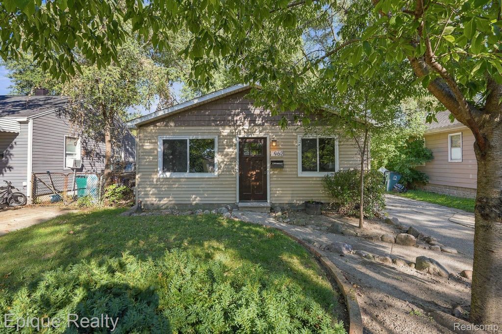 1962 Leitch Road, Ferndale