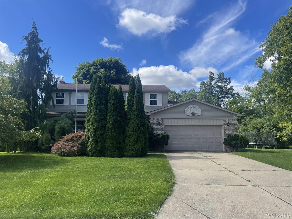 749 Dunedin Court, Rochester Hills