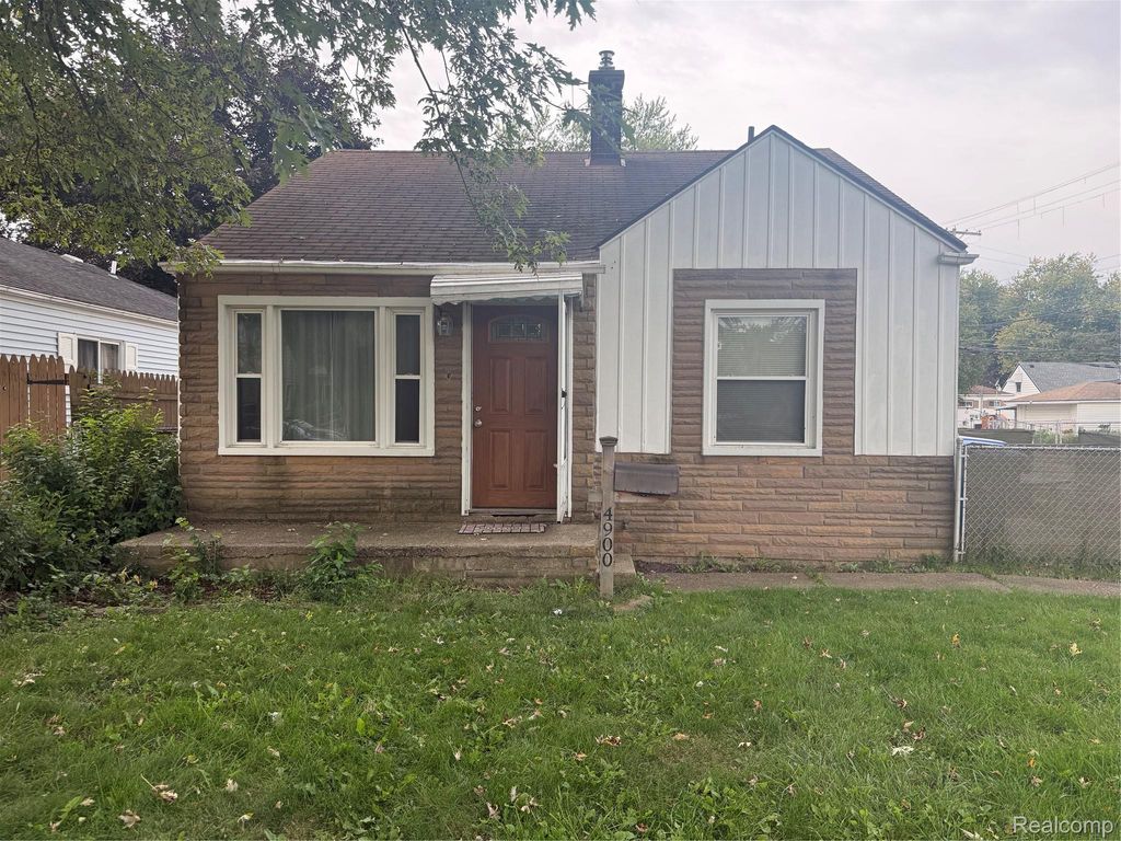 4900 Jackson Street, Dearborn Heights