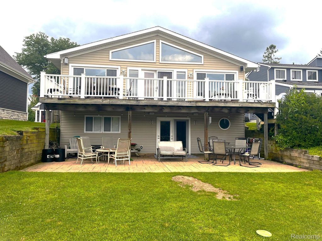 8480 Carols Drive, Brighton