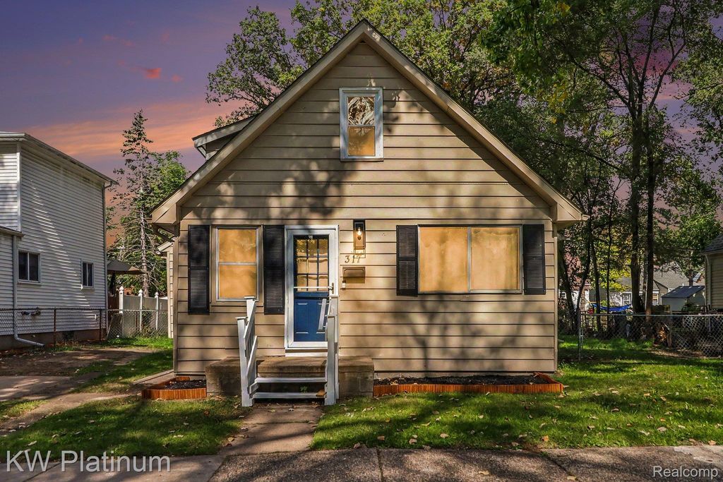 317 E Madge Avenue, Hazel Park