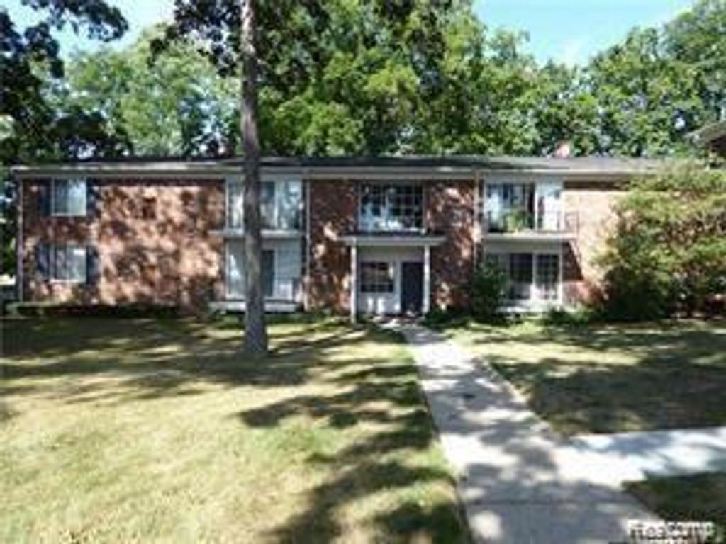 421 S Fox Hills Drive Unit 2, Bloomfield Hills