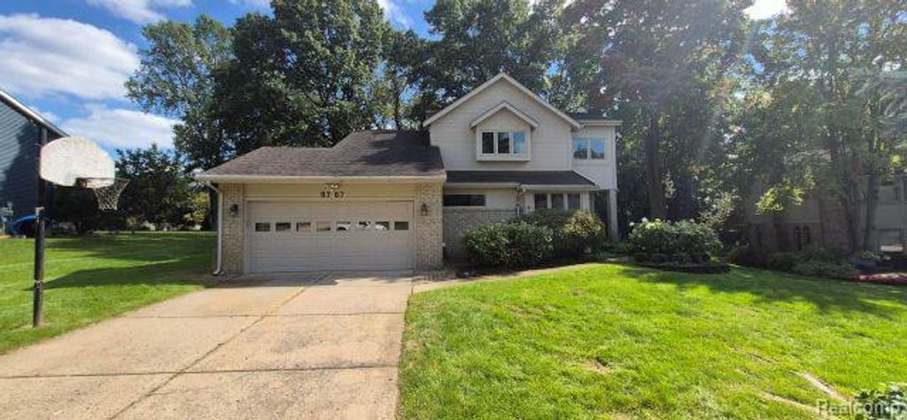 8767 Townsend Drive, White Lake