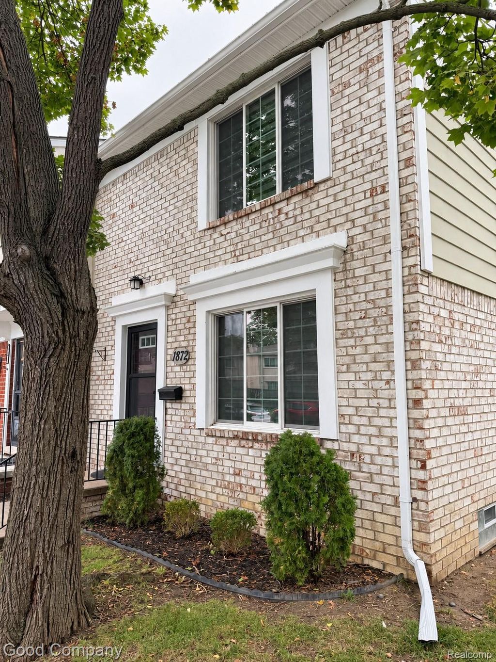 1872 Newporte Court, Royal Oak