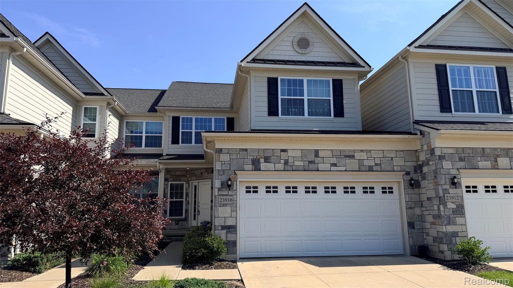 23916 Seminole Trail, Novi