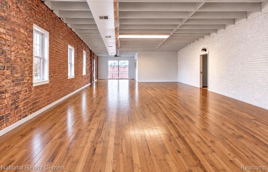 21 N Saginaw Street 3b, Pontiac