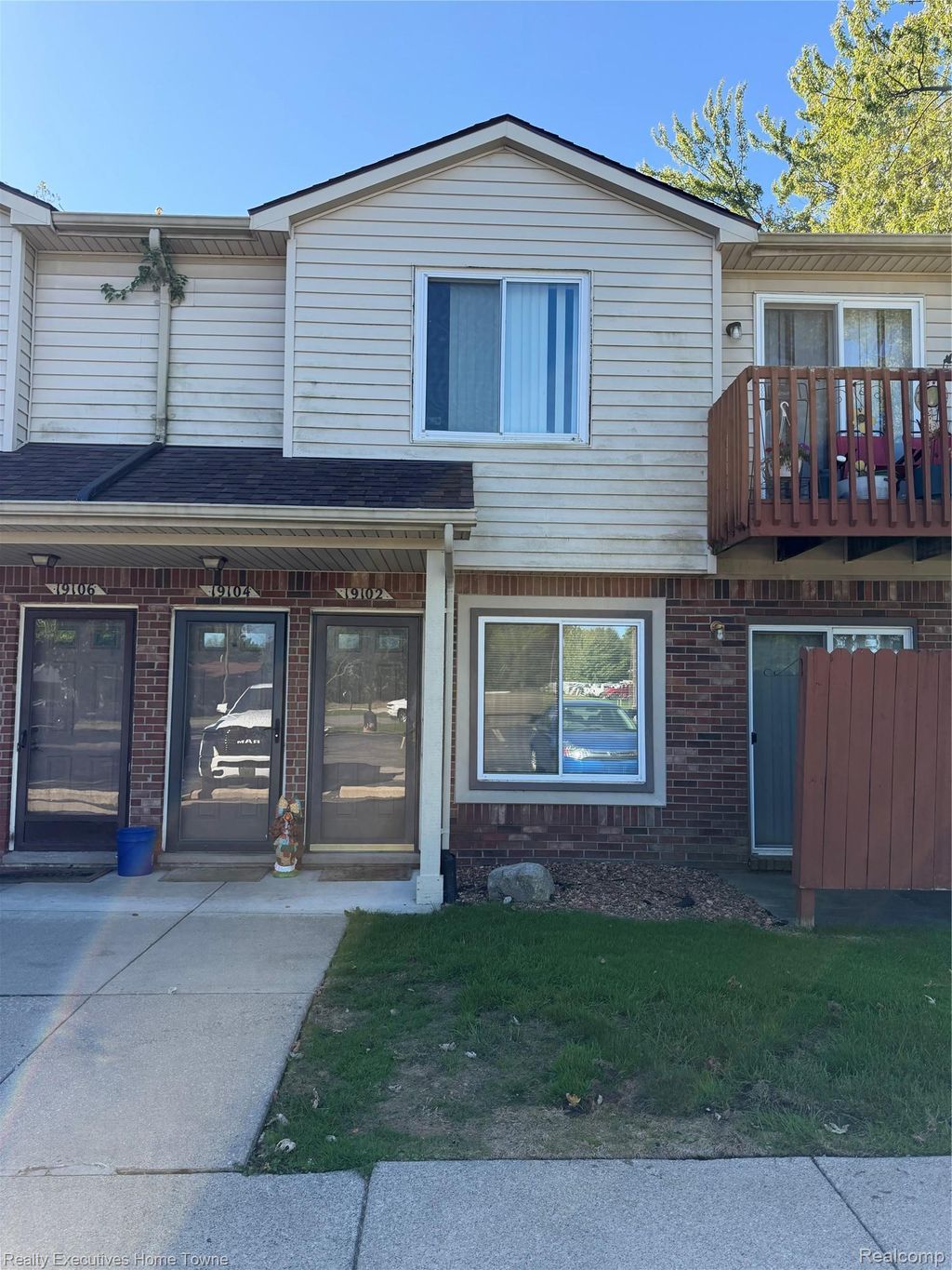 19102 E 14 Mile Road, Roseville