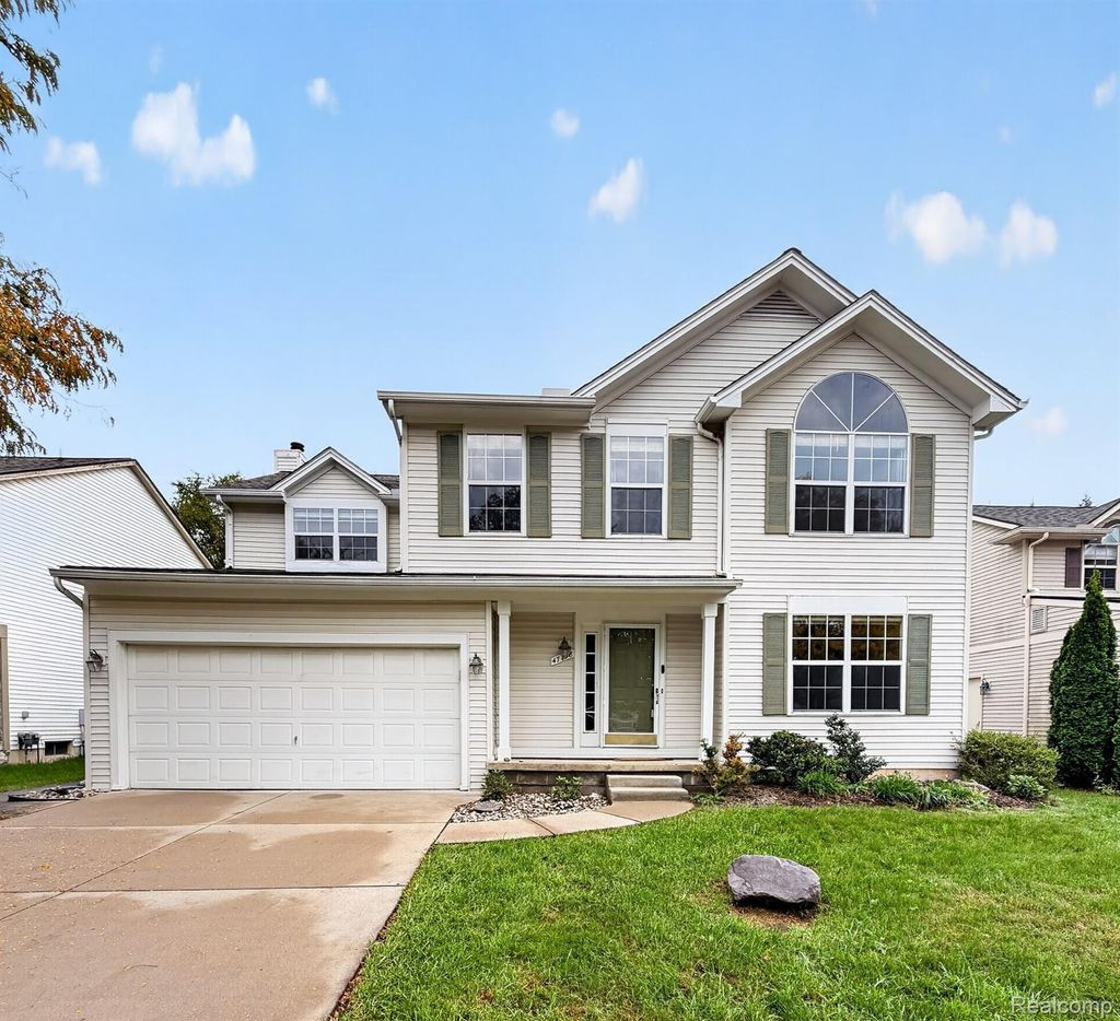 47258 Scarlet Drive N, Novi
