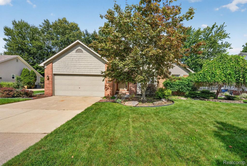 38510 Winekoff Drive, Westland
