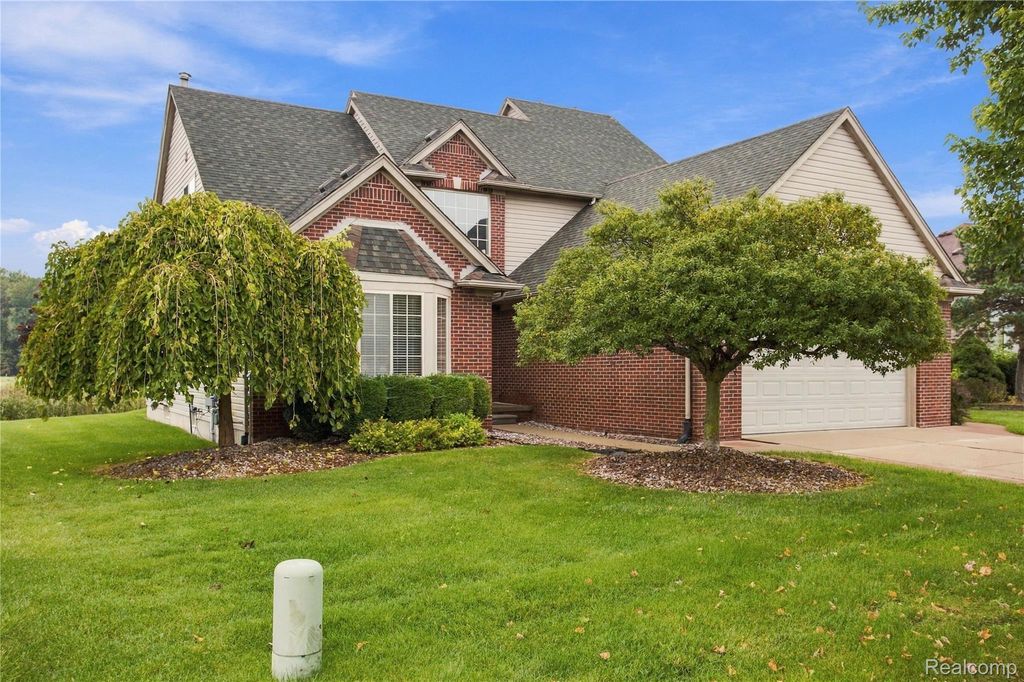 52496 Fox Point Drive, New Baltimore