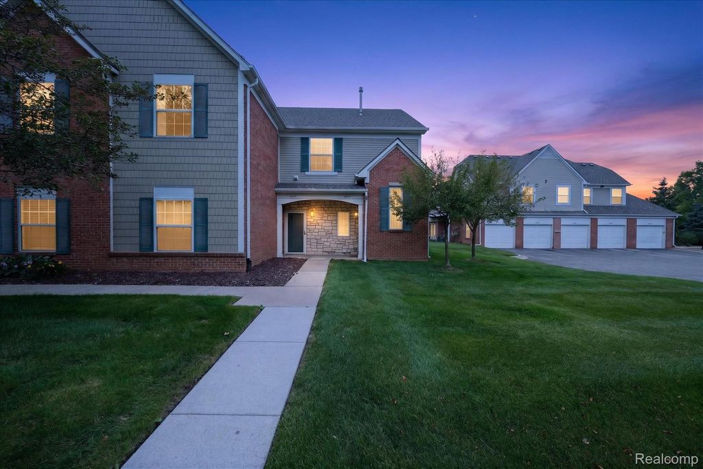 54851 Marissa Way 71, Shelby Twp