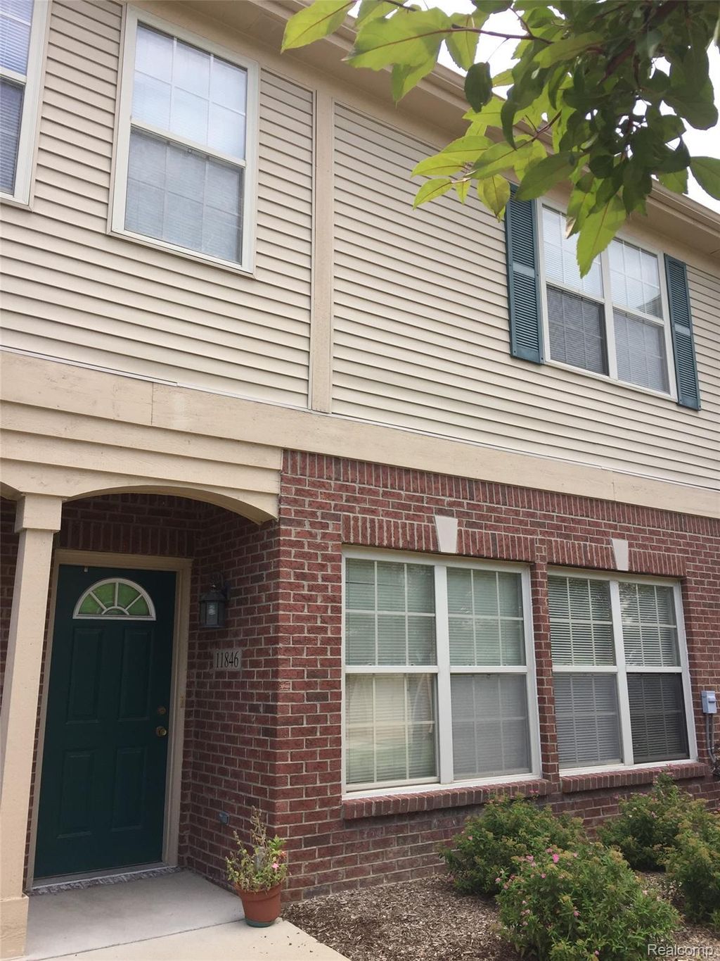 11846 Farmington Road, Livonia