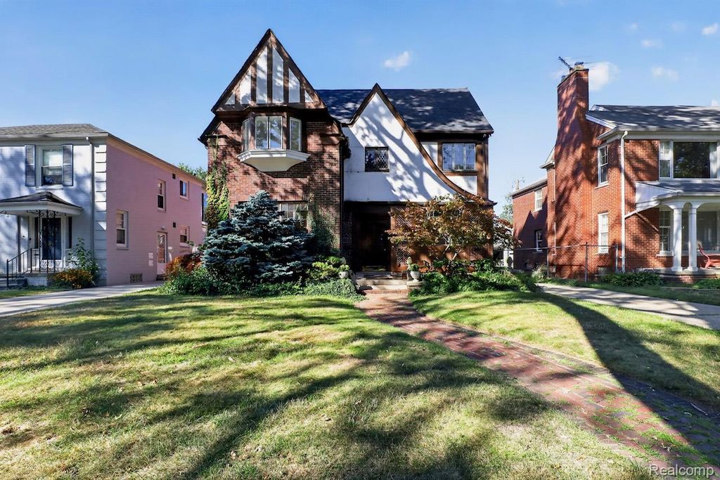 943 Harcourt Road, Grosse Pointe Park