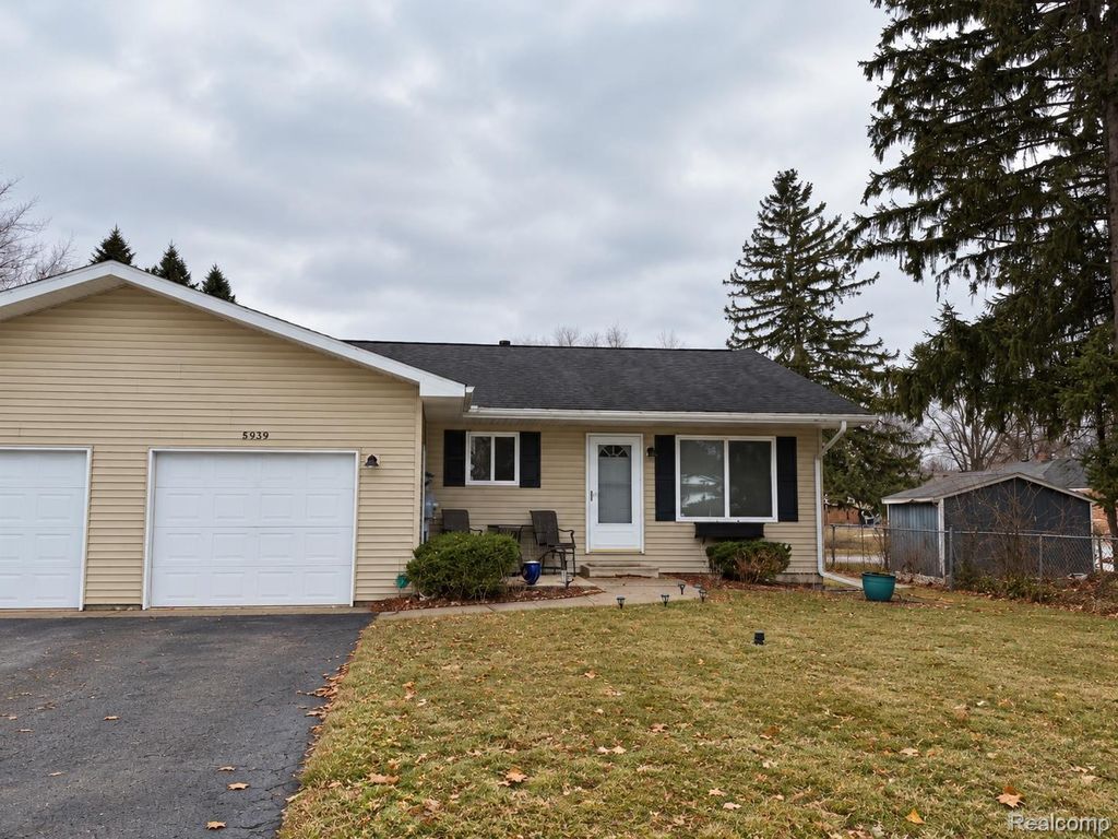 6939 Alma Court, Saginaw