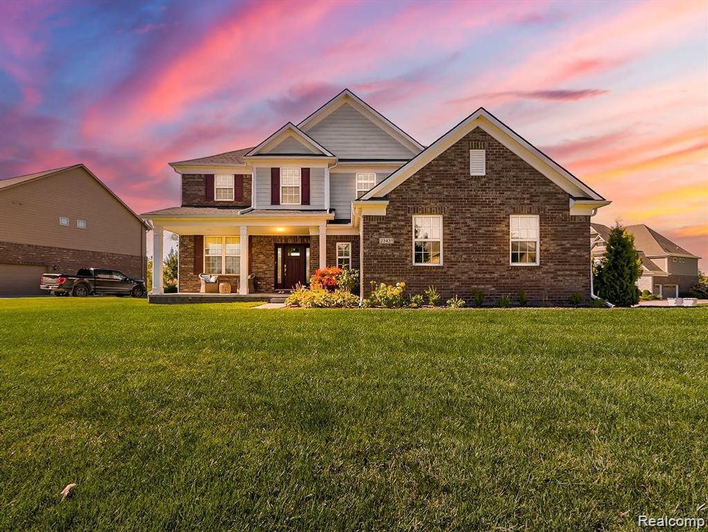 23431 S Crooked Tree Court, South Lyon