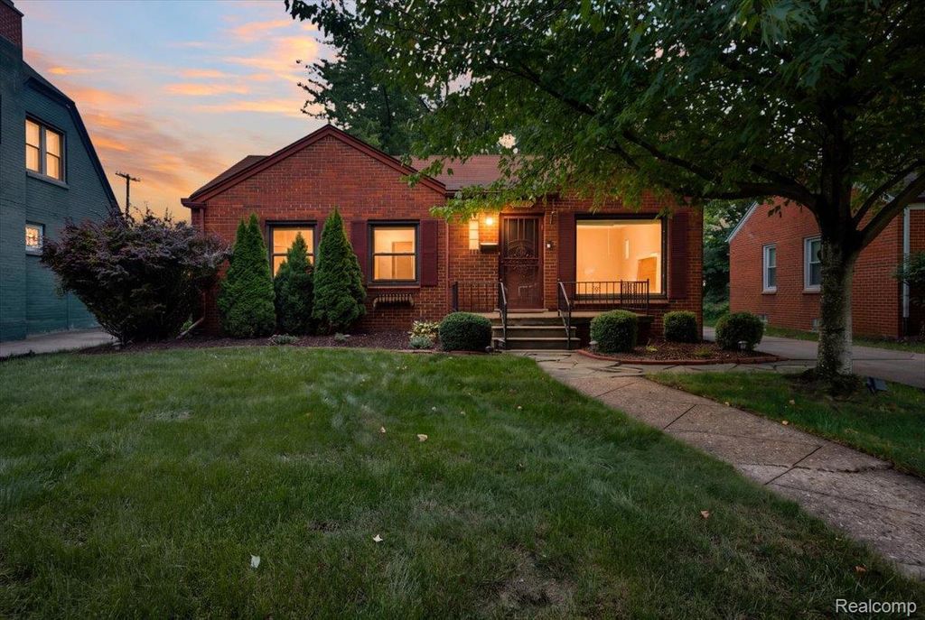 4246 Elmwood Avenue, Royal Oak