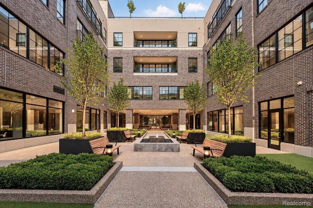 370 E Brown Street 309, Birmingham