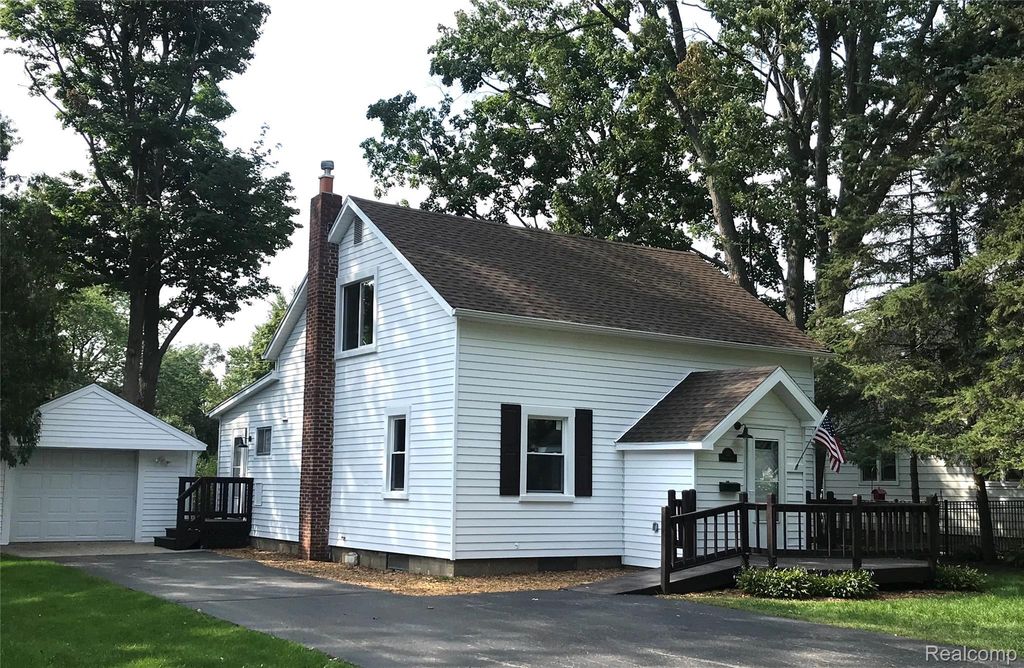 222 Franklin Street, Milford