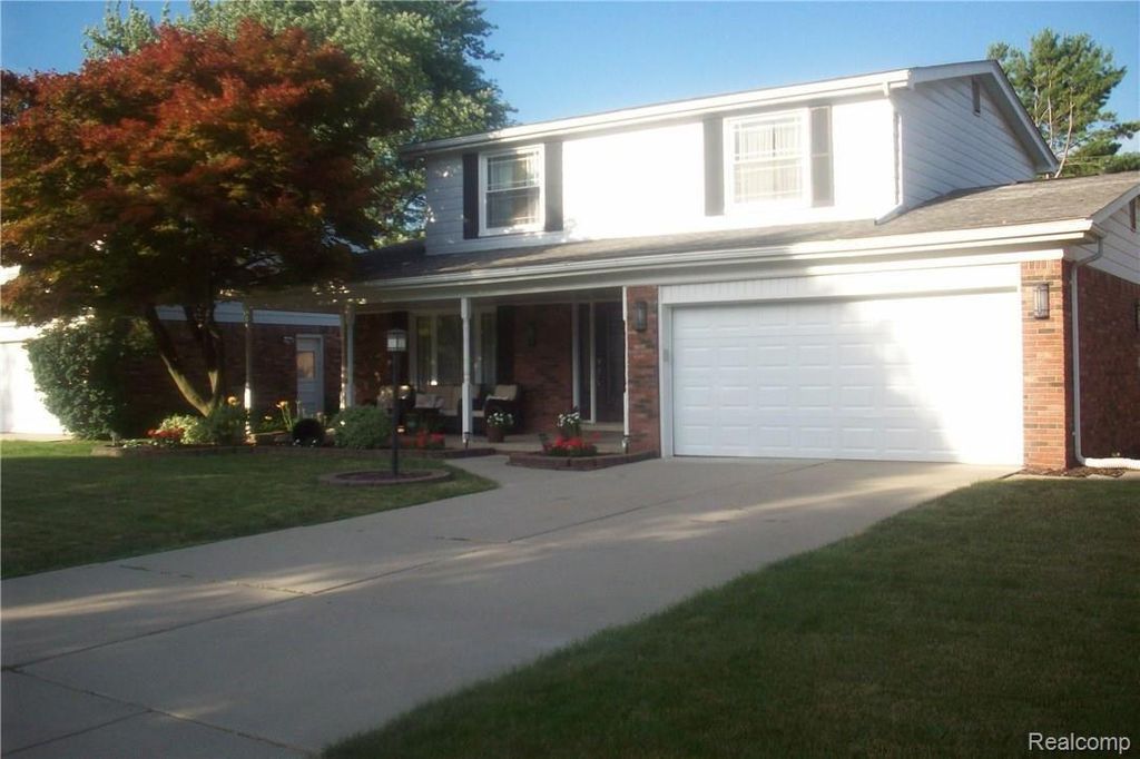 35712 Dearing Drive, Sterling Heights