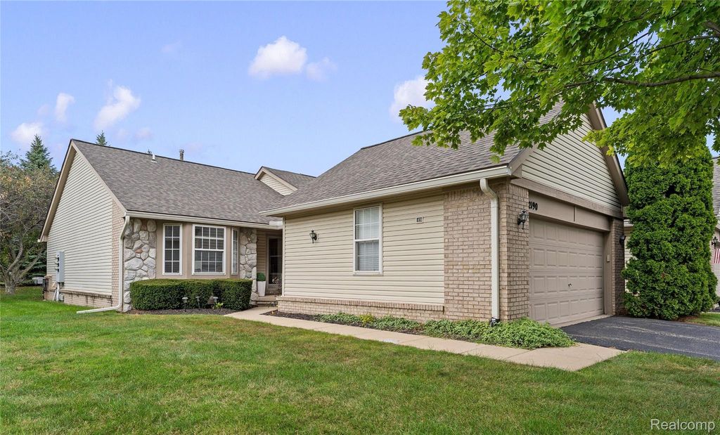 12190 Noonan Court, Utica