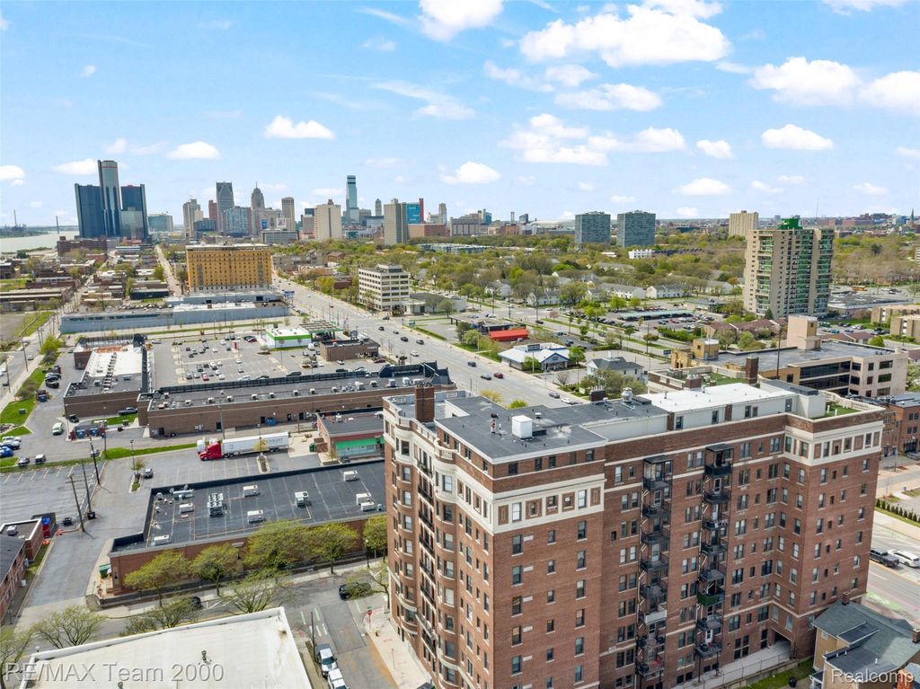 2900 E Jefferson Avenue 61-c8, Detroit