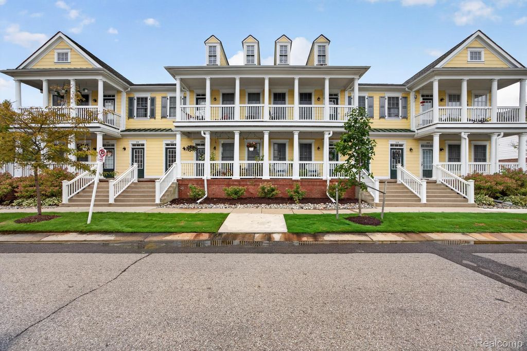 534 Constitution Street, Canton