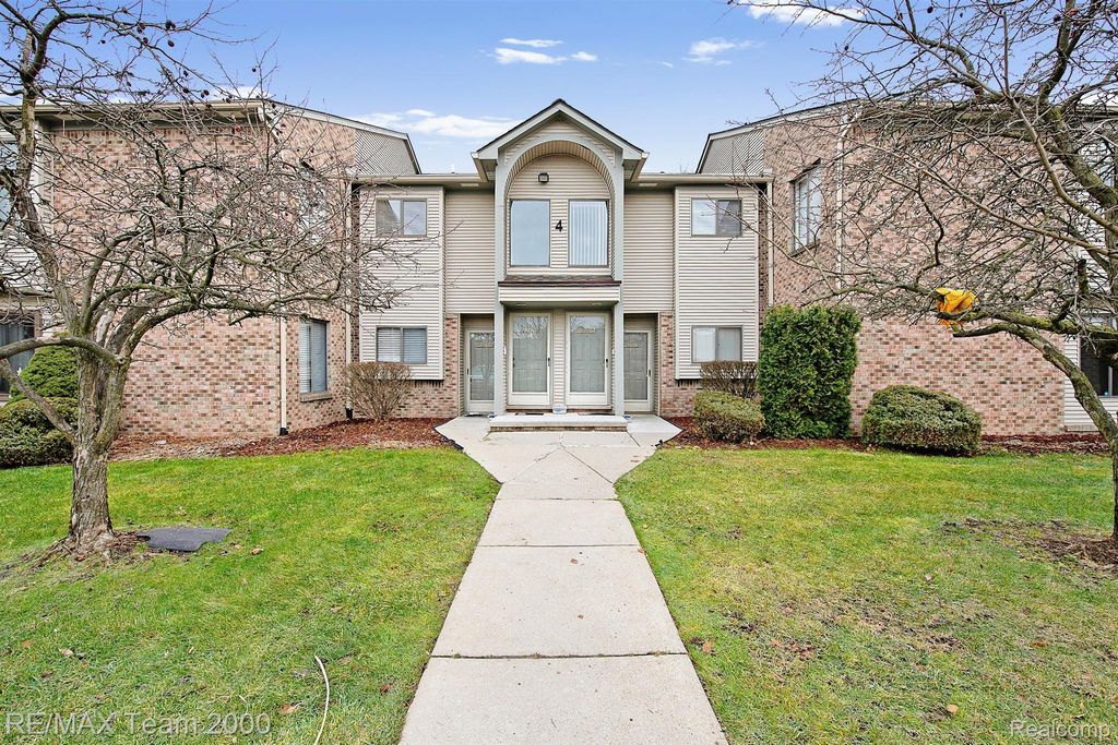42461 Lilley Pointe Drive, Canton