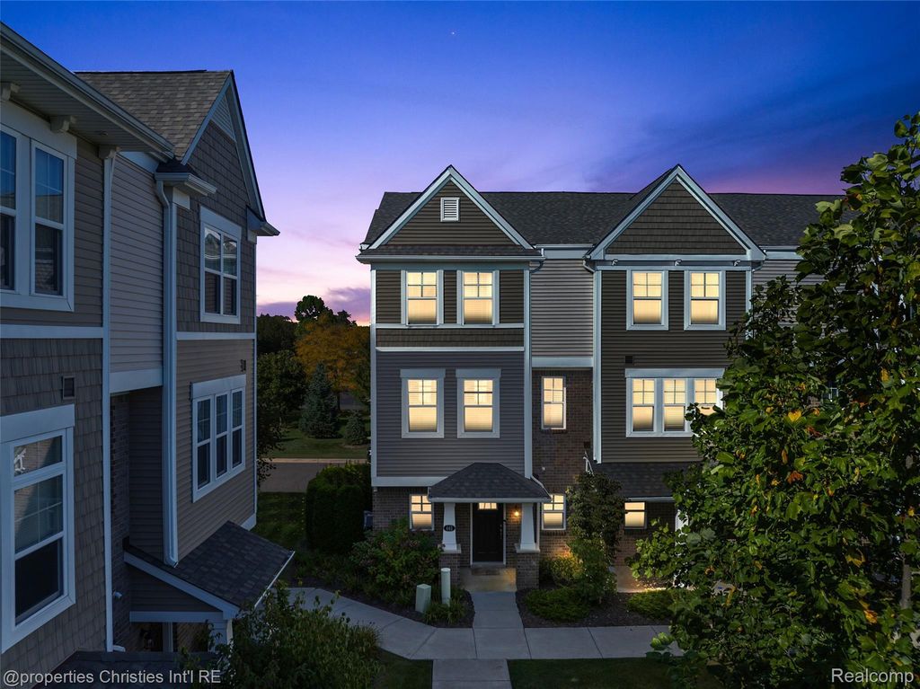 445 Wright Street, Wixom