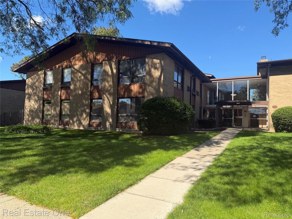 1545 Cherboneau Place 41, Detroit