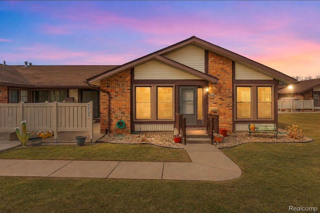 40526 Newport Drive, Plymouth
