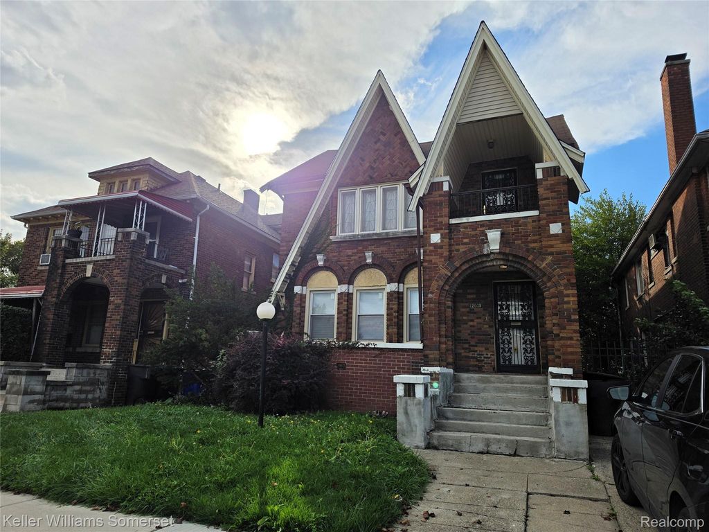 12609 Santa Rosa Drive, Detroit