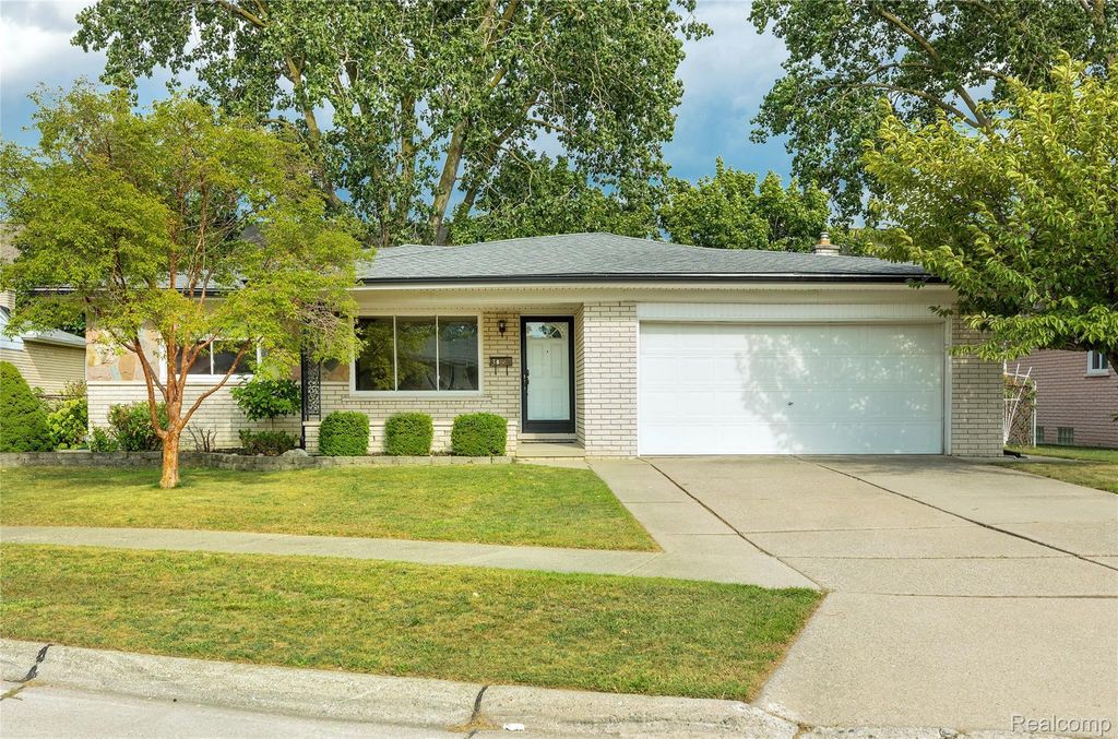 30860 Avondale Drive, Madison Heights