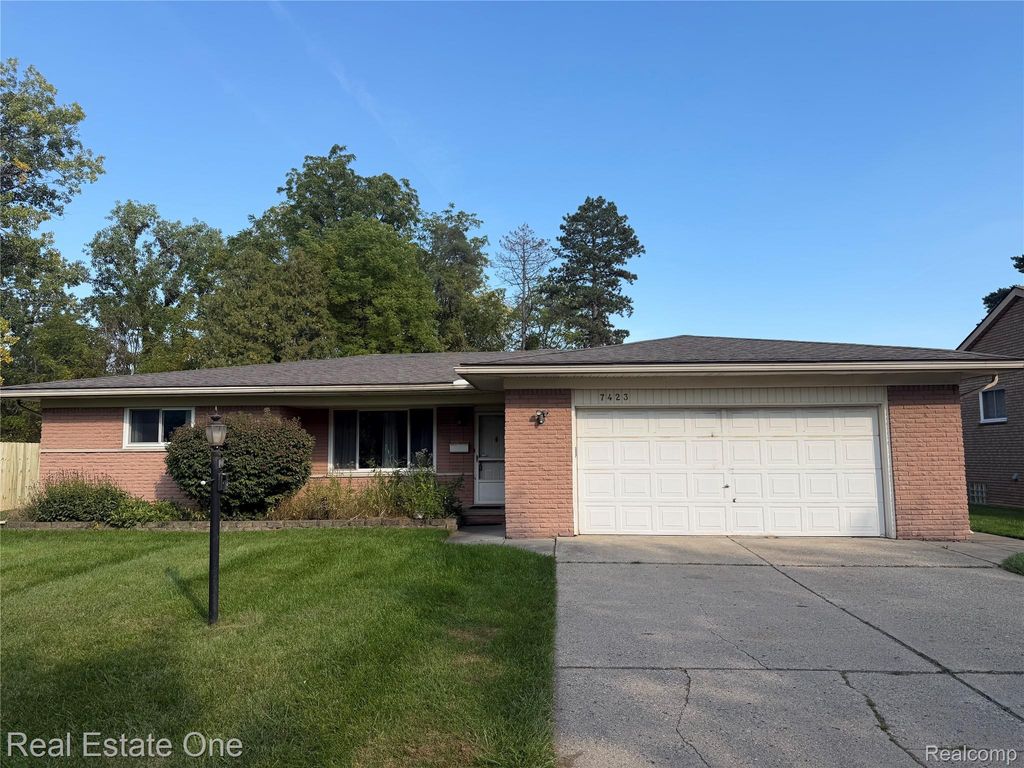 7423 17 Mile Road, Sterling Heights
