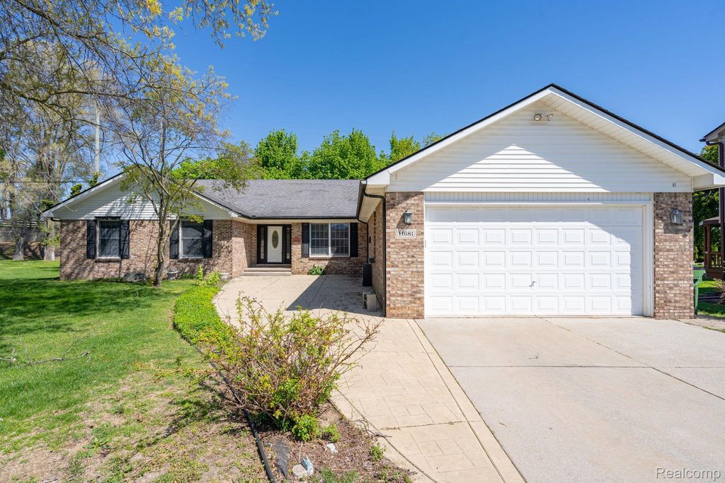 11681 Bannister Court, Shelby Twp