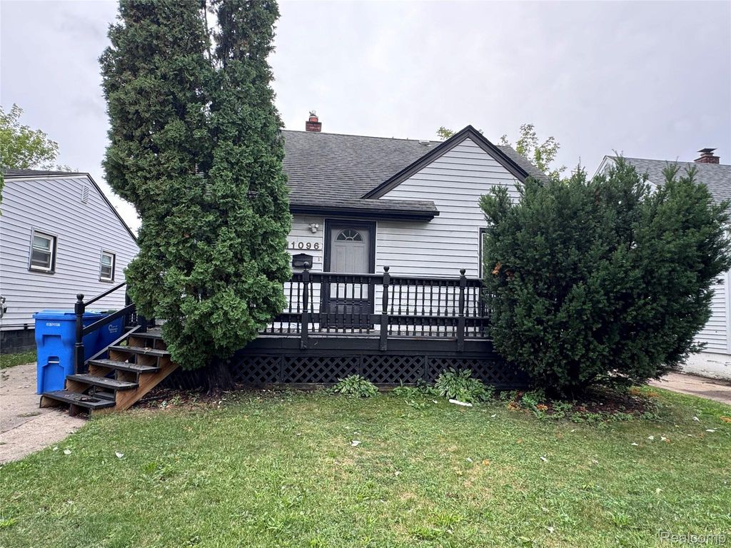 11096 Jewett Avenue, Warren