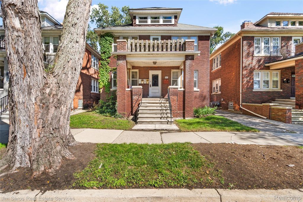 860 Nottingham Rd, Grosse Pointe Park