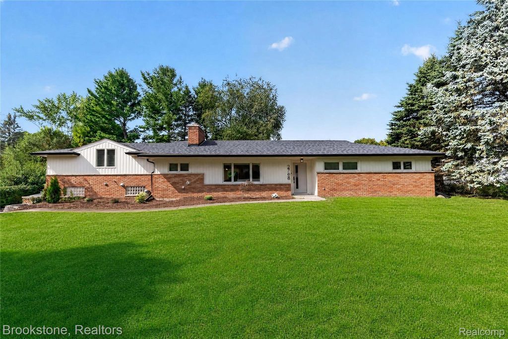2768 Hillendale Dr, Rochester Hills
