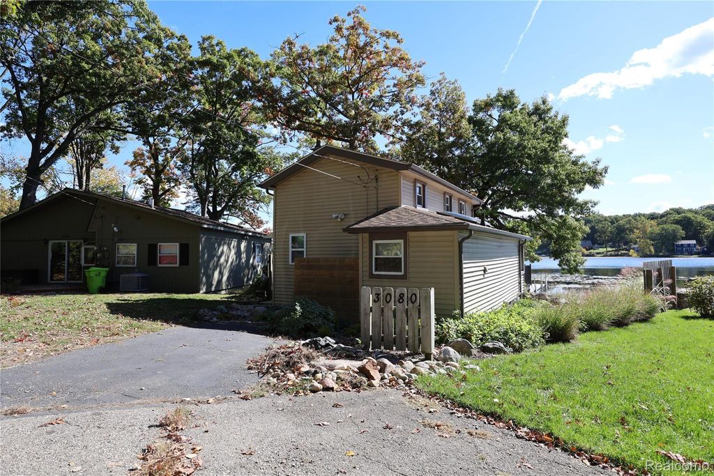 3080 Steeple Hill Rd, White Lake