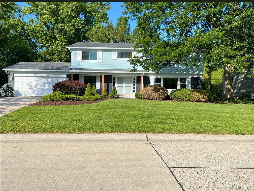 29621 Fernhill Dr, Farmington Hills