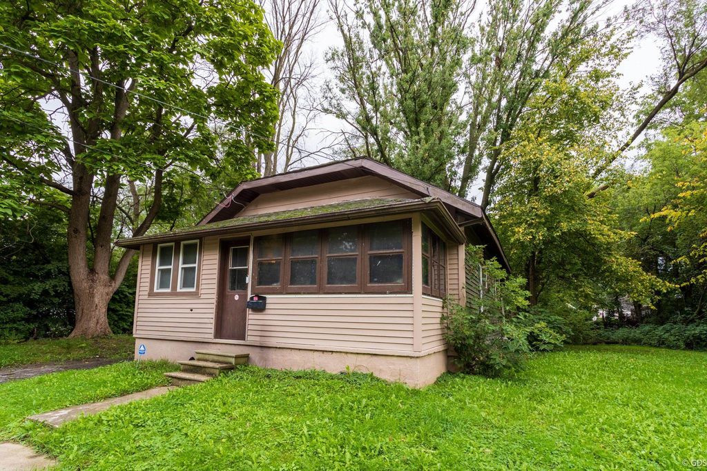 635 Simcoe, Flint