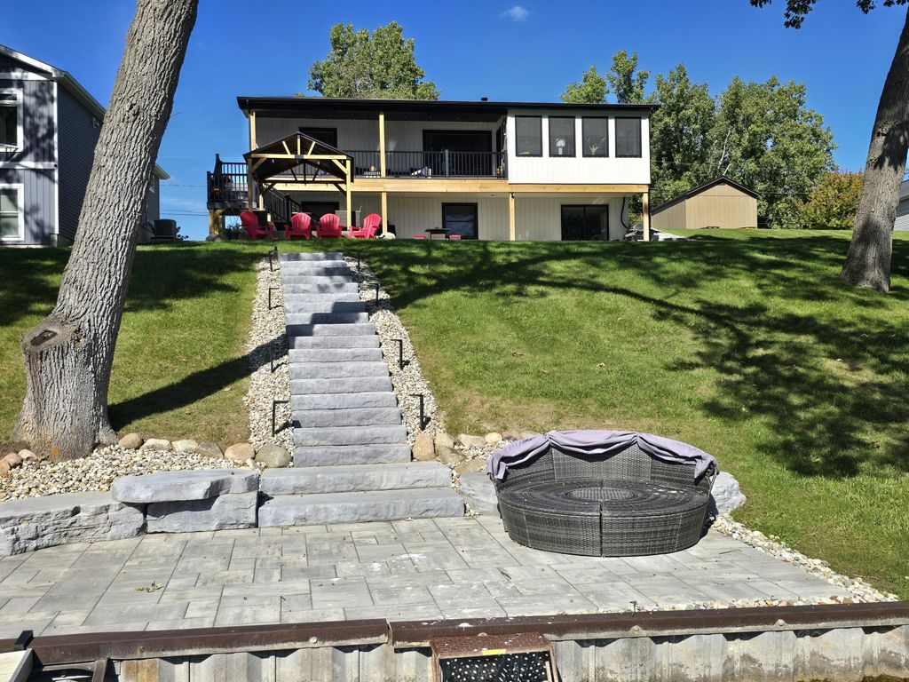 13915 Grandpoint Drive, Cement City