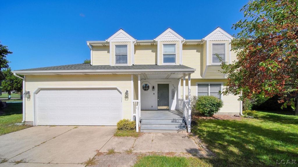 716 Pierce Ct, Tecumseh